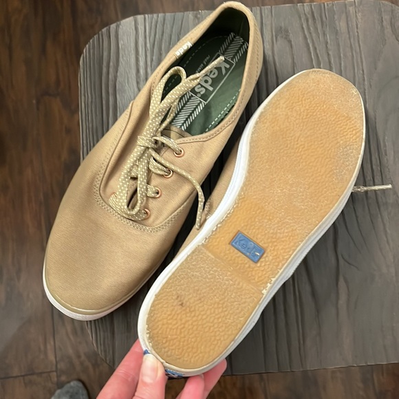 Tan Keds shoes only worn a handful of times. - Picture 2 of 3